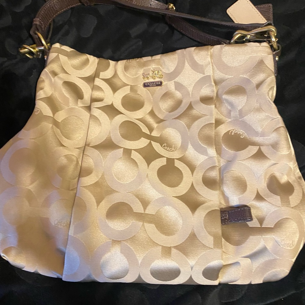 COACH no dust bag and it’s Authentic